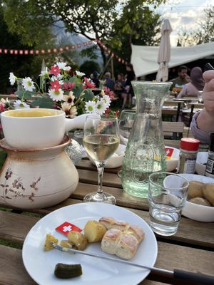 Vegan cheese fondue   at Fondue Villa & Garden in Unterseen