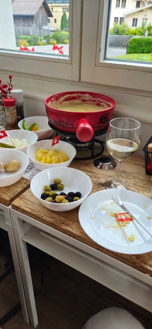 half eaten vegan cheese fondue, since I forgot to take a photo at the start lol at Fondue Villa & Garden in Unterseen
