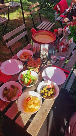 💛 at Fondue Villa & Garden in Unterseen