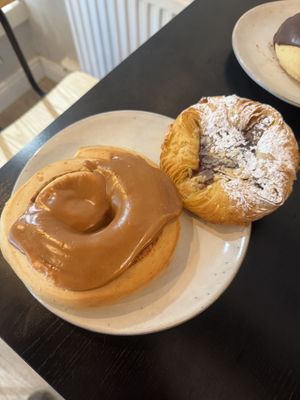 Caramel cinnamon roll and raspberry sérbakað  at Brauðgerðarhús Akureyrar in Akureyri