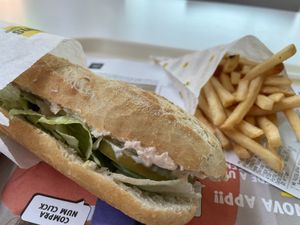 Vegan tuna  at Pans & Company in Samouco