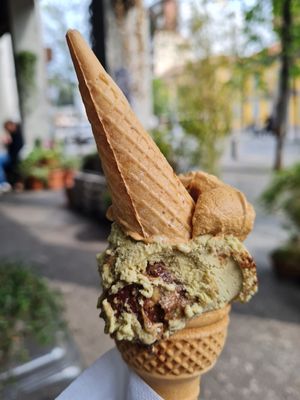 Salted caramel and dubai chocolate at G'ala Gelateria in Lissone