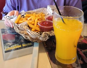  at Café Retro Diner in Romo