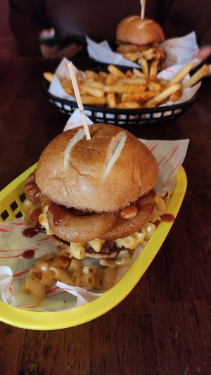 Mac and cheese burger at Rabbit Food @ Meadows Tap in Edinburgh
