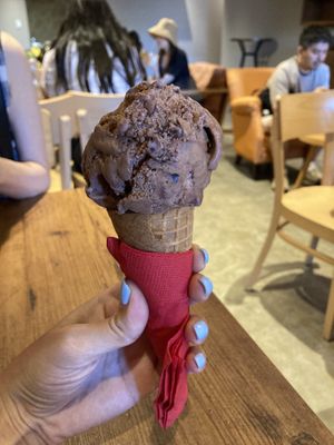 Hazelnut chocolate   at CREMAHOP in Zushi