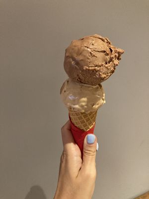 Chocolat hazelnut and chai latte   at CREMAHOP in Zushi