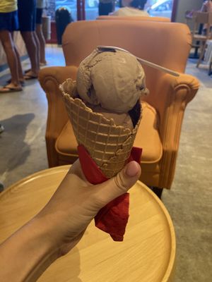 Chai latte and hazel chocolat   at CREMAHOP in Zushi