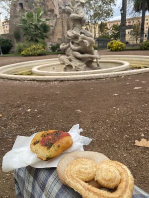 Right across from an adorable park   at Forno Roscioli Pietro - Esquilino in Rome