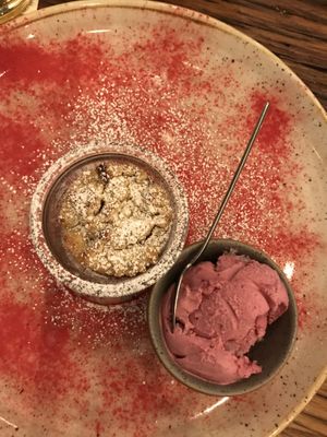 Nachtisch warmes Küchlein mit Eis (April 23)   at Goldalm in Wuppertal