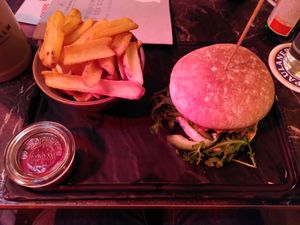 Falscher Hahn, vegan burger at Goldalm in Wuppertal