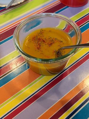  at Le Simone's Café in Vienne