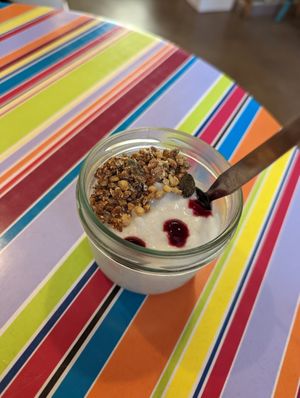  at Le Simone's Café in Vienne