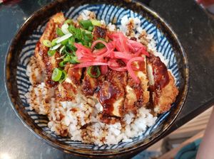 Karaage don vegan at Komesu in Angers