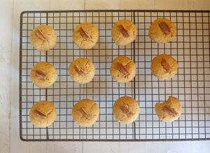 עוגיות מייפל-פקאן at Tomer's Pastries - המאפים של תומר in Beit Alfa