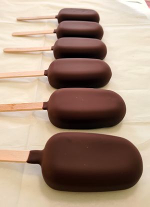 ארטיק בסגנון מיני מגנום
מריר / מריר עם נגיעות פרלינה at Tomer's Pastries - המאפים של תומר in Beit Alfa