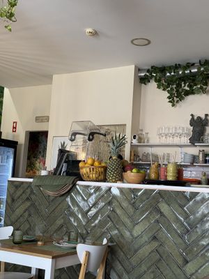 En daar wordt alles gemaakt  at Green Buddha in Vila Real De Santo Antonio