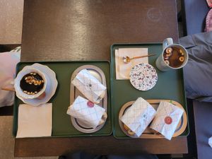  at 10 O'clock Blossom in Seoul