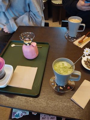  at 10 O'clock Blossom in Seoul