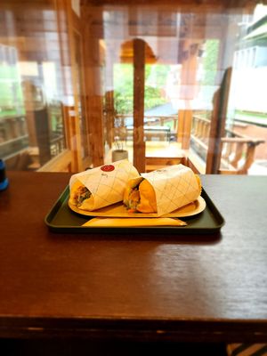  at 10 O'clock Blossom in Seoul