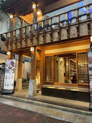   at 10 O'clock Blossom in Seoul