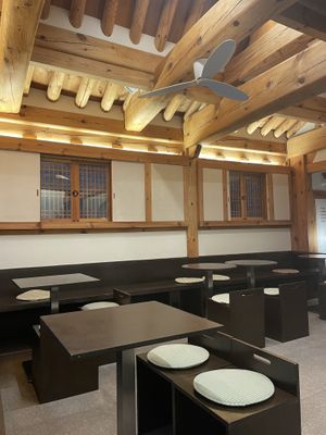   at 10 O'clock Blossom in Seoul