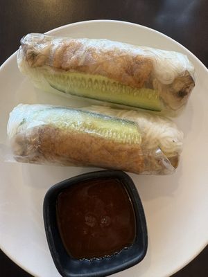 Tofu and Mushroom rice paper rolls. (These were quite a good size) $10 #Veganuary at Tu Vietnamese Street Food in Myrtleford