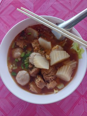 Gaow laow - vegetable and 'fishball' soup at Raan Nittaya Ahaan Jey - ร้านนิตย์ อาหารเจ in Chiang Mai