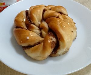 Cinnamon roll at SALT IN CAKE in Madrid