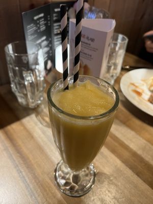 Mango Shake   at Peppes Pizza - Stortingsgata in Oslo