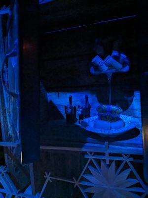 Cute cat decor in the side room at Sum 숨 in Jeju