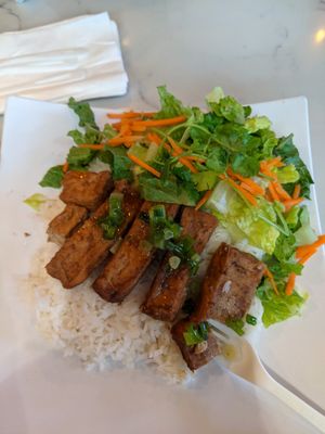 Lemongrass tofu bowl at SEA - Bambuza - North Satellite 03 in Seattle