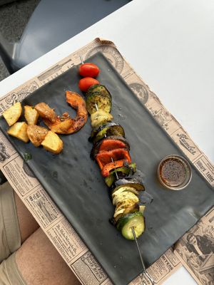 Vegan skewer with potatoes  at La Mossada - Maybe closed in Lleida