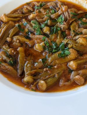 Okra-Schoten at PIXIDA in Crete
