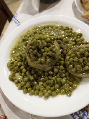 Artichokes with peas at Aretousa in Crete