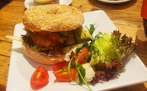 Vegan bagel at What a Treat Berlin in Berlin