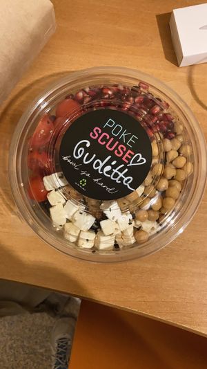 Riso venere con feta, tofu, straccetti di soia, ceci, melograni, pomodorini, semi e olio d’oliva   at Poke Scuse in Trieste