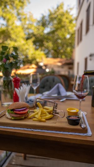 Vegan hamburger with vegan mayones at Anfora Otel Sarap Evi in Altinoluk