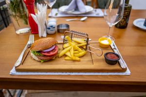 Veg hamburger at Anfora Otel Sarap Evi in Altinoluk