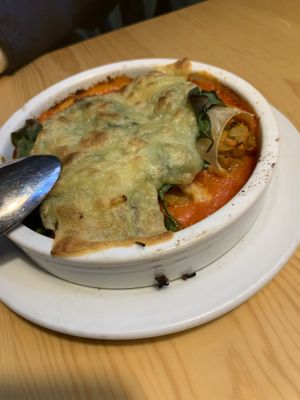 Canelones veganos con queso de arroz ✨ at La Almuzara in Segovia