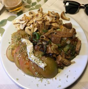 seitan dish with vegan cheese ☆☆☆☆☆ at La Almuzara in Segovia