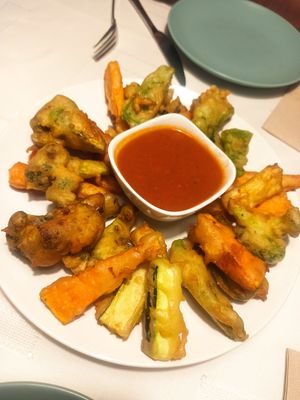Verduras en tempura at La Almuzara in Segovia