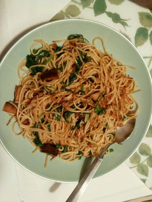 Espaguetis con espinacas y tofu. Vegan. at La Almuzara in Segovia