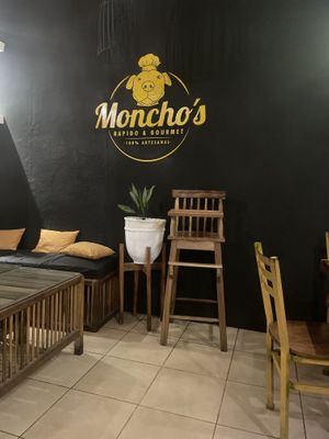 Restaurant innen  at Moncho's in Leon