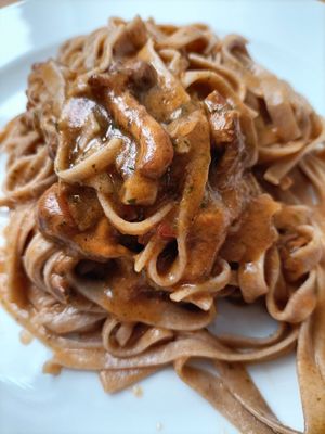 Tagliatelle al farro ai finferli at Ristorante Peruggini in Vistarino
