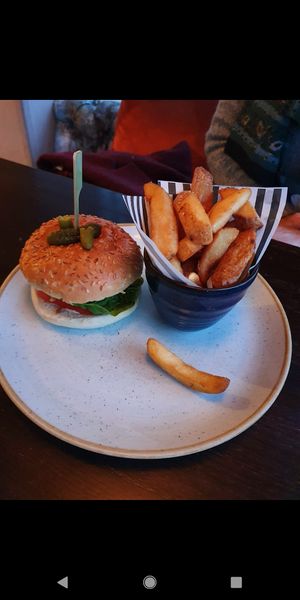 Plant burger and chunky chips (September 2022) at The Fox in Ilkley