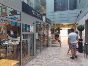 Exterior in mall at Acqua e Farina in Lugano