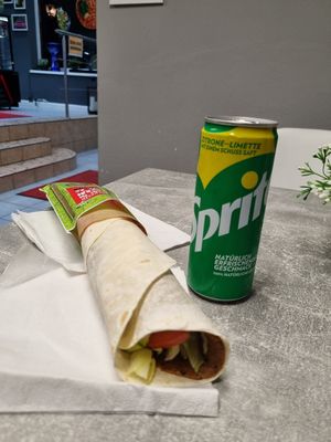 Large wrap at Oses Cig Köfte in Fuessen