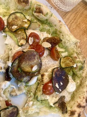 Zucchini pizza  at Più Zug in Zug