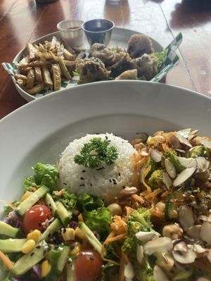 Curry and cauliflower wings  at Verdi in Tela