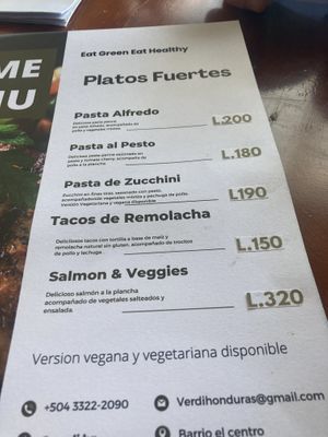 Mains  at Verdi in Tela